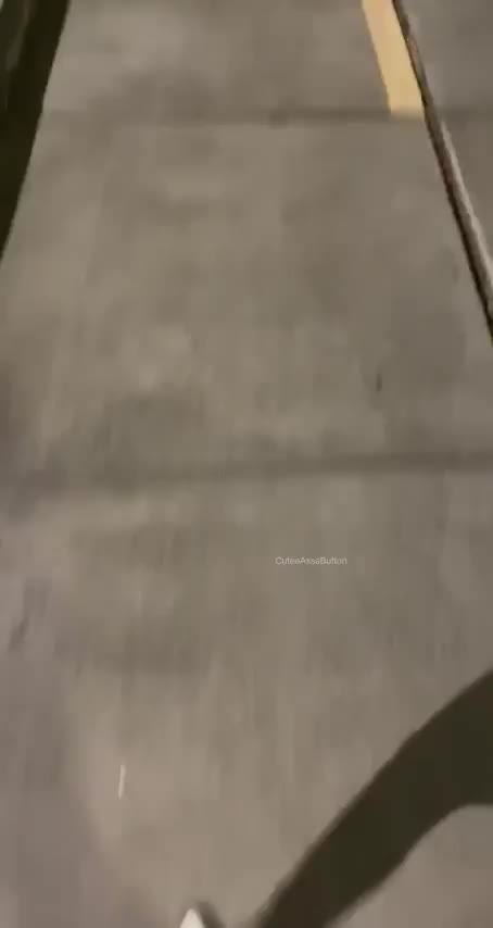 Always be on the alert, you never know when a Reddit girl might be out playing in public : video clip