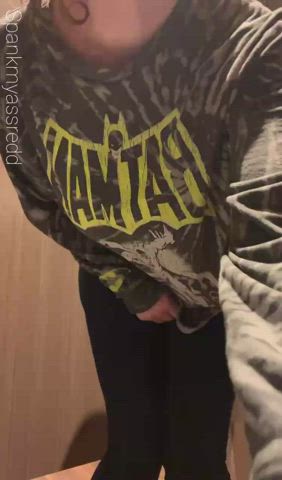 After a few drinks I can’t help show off in the bathroom stall [gif] : video clip