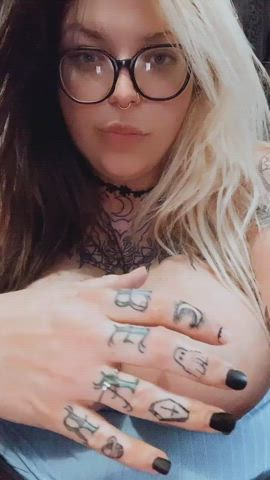 Anyone like mom boobs? : video clip