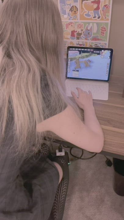 Creampied while playing RuneScape 🤤🎣 : video clip