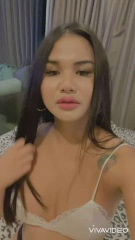 Trying to convince you to come to bed soon : video clip