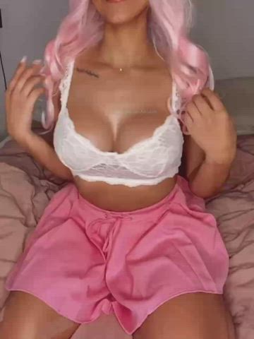 My nips are always hard! : video clip