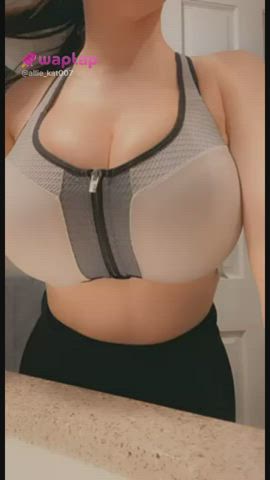 What a big surprise at the gym : video clip