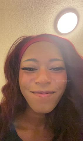 Let me sit my ebony pussy on your face please? : video clip