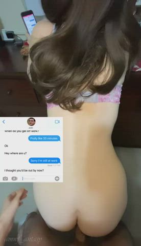 Cheating slut texts her boyfriend back while getting railed : video clip