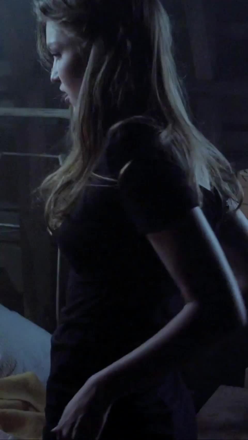 Lili Simmons - Banshee : video clip