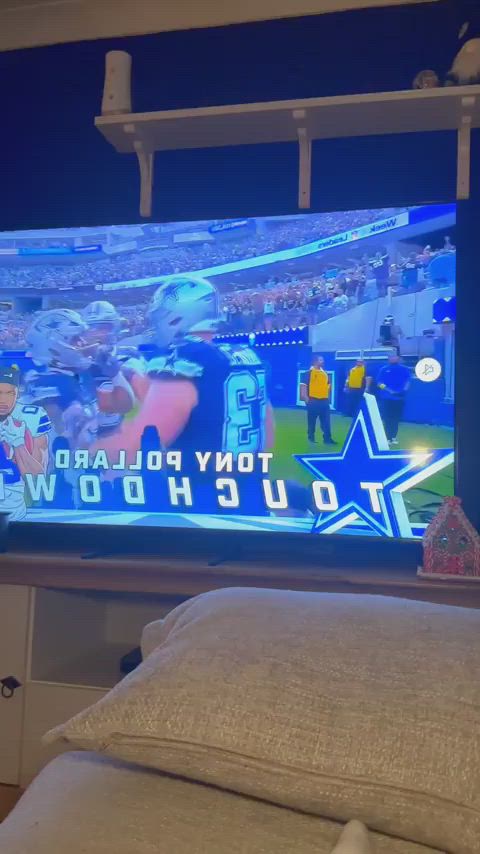 Watch the game or fuck me : video clip