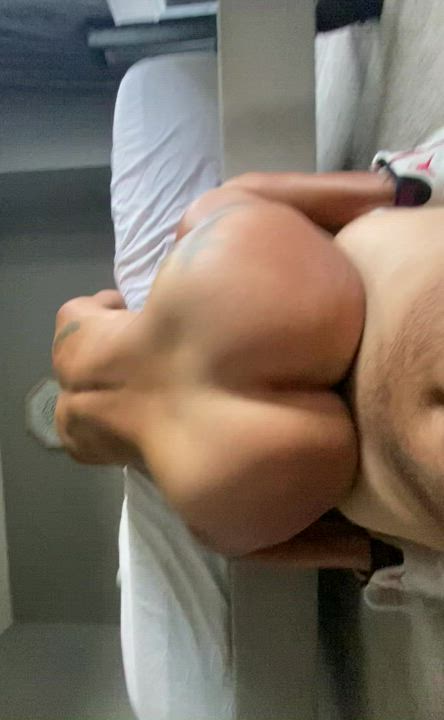 Will you oil my ass while I bounce on your cock : video clip
