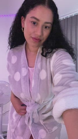 How do you like this as an outfit for school? : video clip