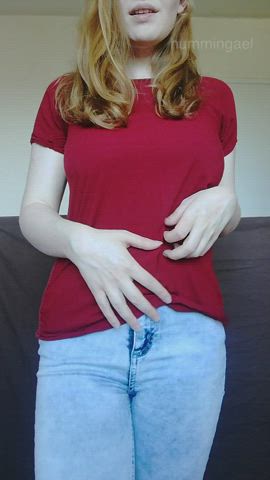 I may be 5'2 but look what I can drop on your face! : video clip