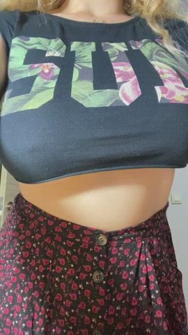 Watch my big bouncy tits😛 : video clip