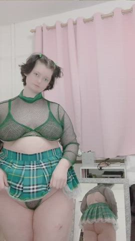 bouncy schoolgirl titties : video clip