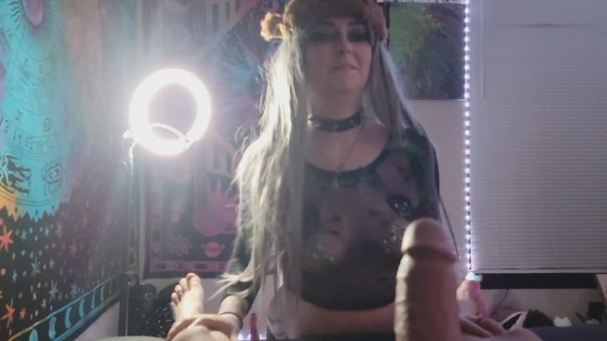 Alittle spit shine before I sit on it : video clip