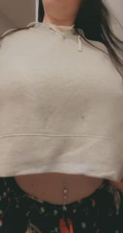 It's important to moisturize properly : video clip