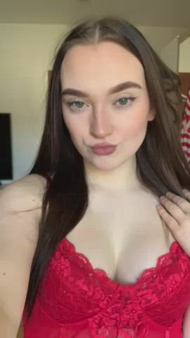 I'd be a happy girl today if one older man would place it's load on them : video clip