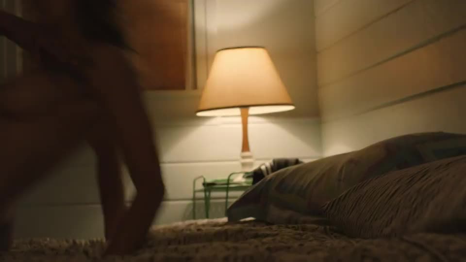 Tonya Glanz & Monica Raymund in Hightown [S02E03- 2020] : video clip