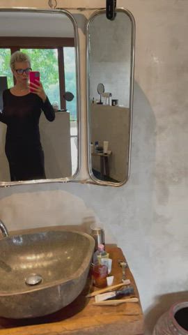 Mom of 30yo daughter still hot af🔥 : video clip