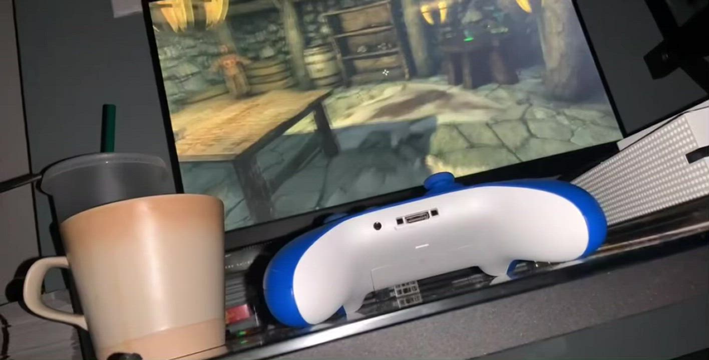 A little extra fun while gaming never hurts😉 : video clip