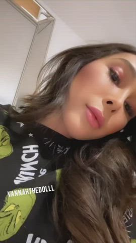Do I make your cock grow 3 sizes just like the Grinch? 😋 : video clip