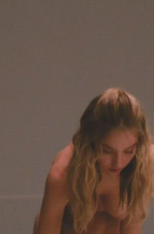 Sydney Sweeney just waiting for it : video clip