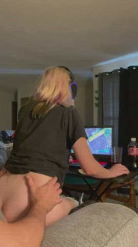 Love when he fills me up, even if I’m busy catching a dub. : video clip