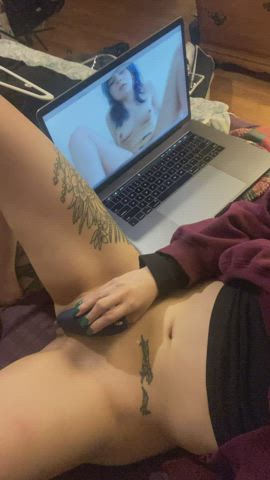 Edging to porn of myself : video clip