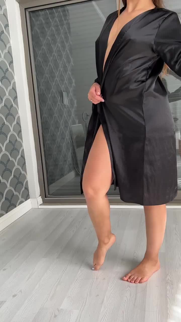 Daddy said its good to always keep my mouth open and my panties off, is that true? 💭 : video clip
