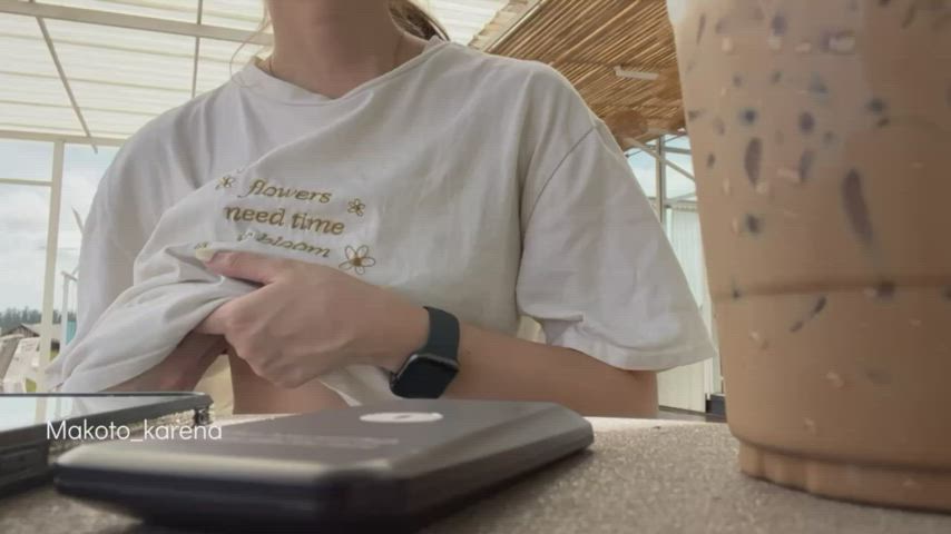i got caught at coffee cafe.[GIF] : video clip