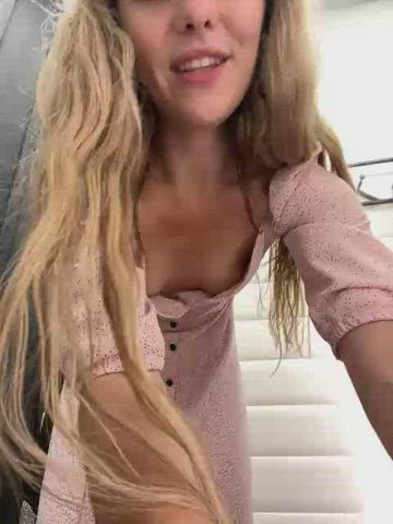 Dressing Room Striptease : video clip