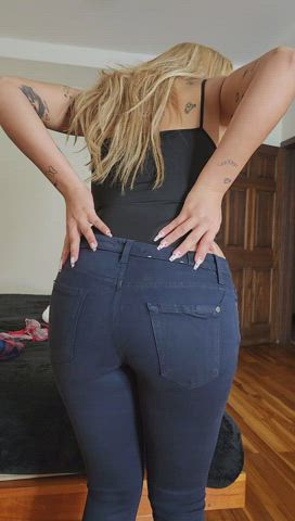 It's your duty to please this booty 🍑 😋 : video clip