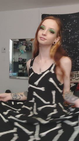 Breed my little pussy please : video clip
