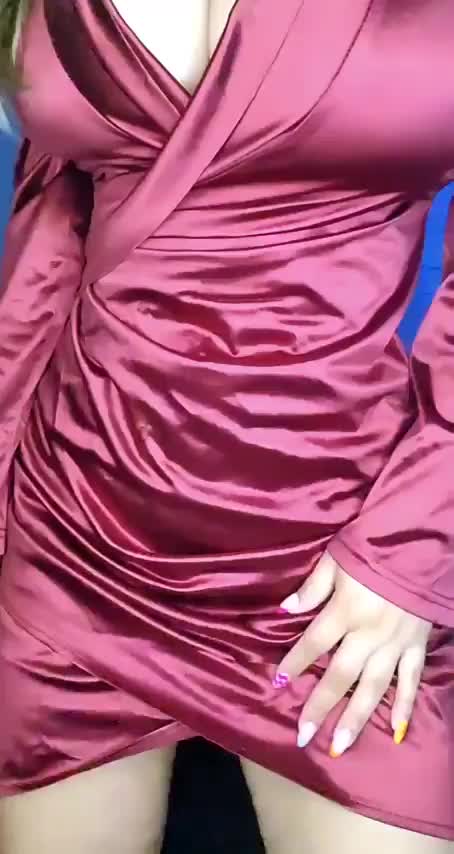 Let me sit on your lap 😏 : video clip
