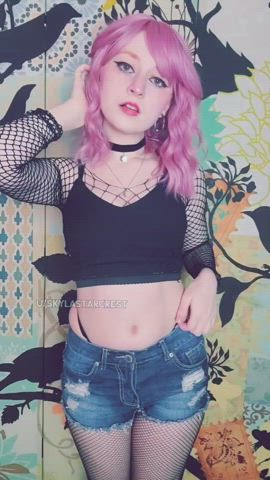 Black fishnets on pale skin 🖤 : video clip
