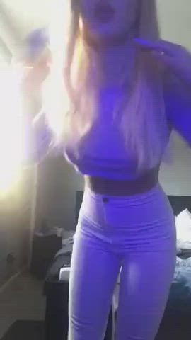 21[F4M] I’m sending a special Video to literally every guy who Upvote this post, comment Done and lmk thru Sn*ap👻: Whitehot001 : video clip