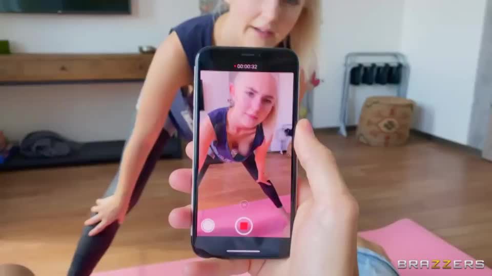 Eva Elfie - Downblouse Yoga With Eva : video clip