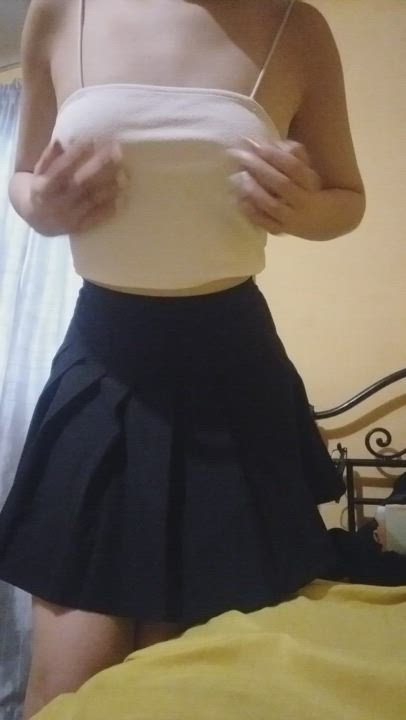 I'm 19 years old and I love experienced men... : video clip