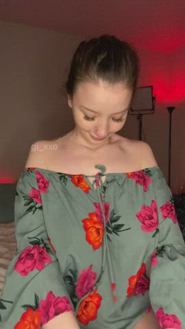 Pretty chests : video clip