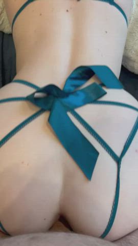 Put a bow on it : video clip