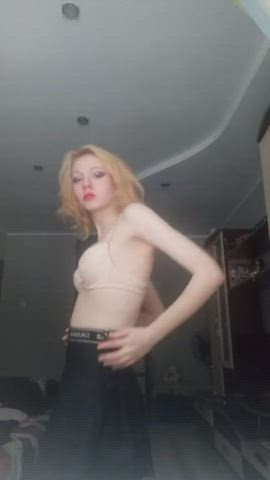 Energetic striptease : video clip