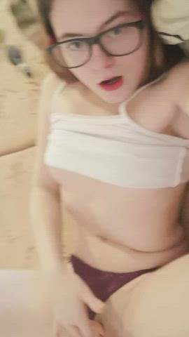 Is my body beautiful enough for you to pay attention to me? : video clip