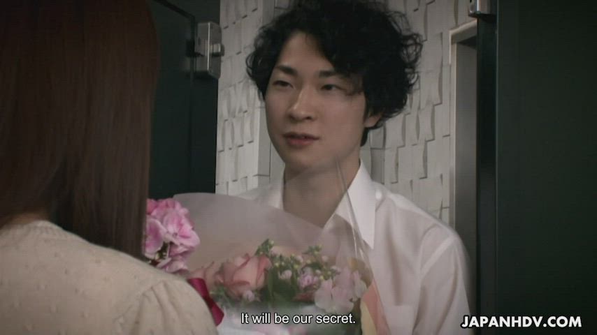 Tsubaki Kato meets a younger man : video clip