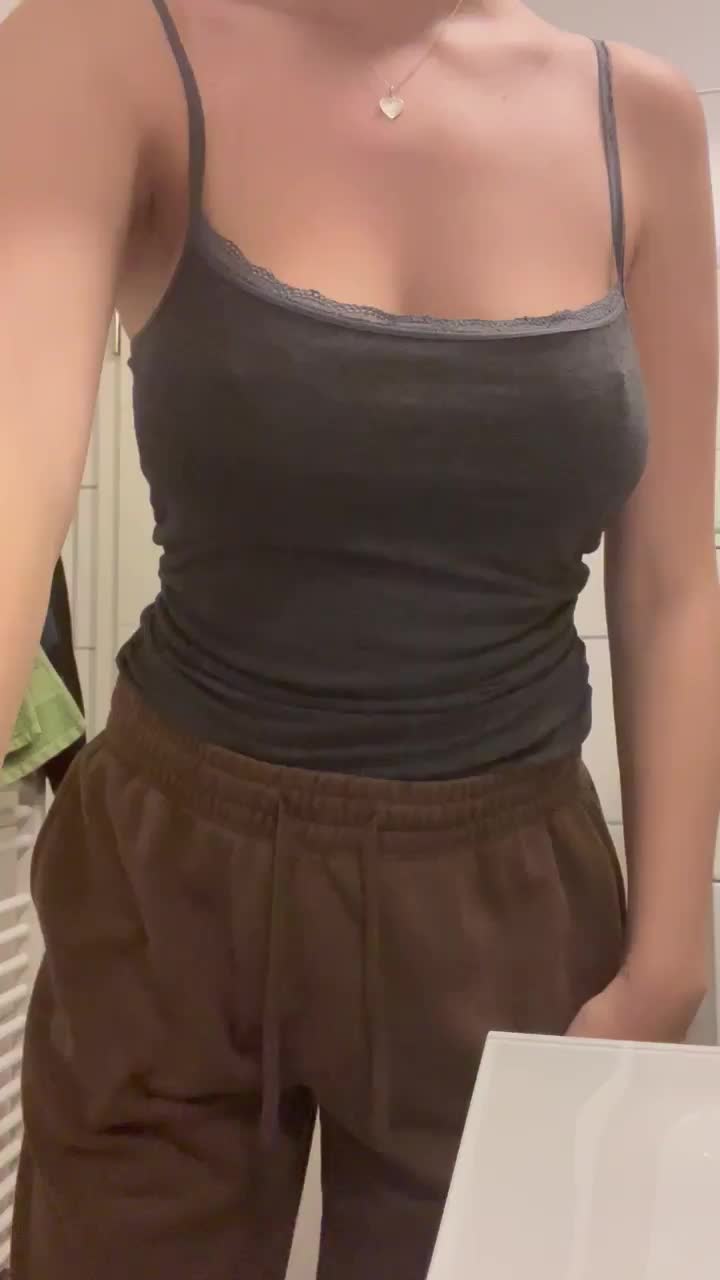 My bestie told me not to post my boobs online… fuck it here it is :) : video clip
