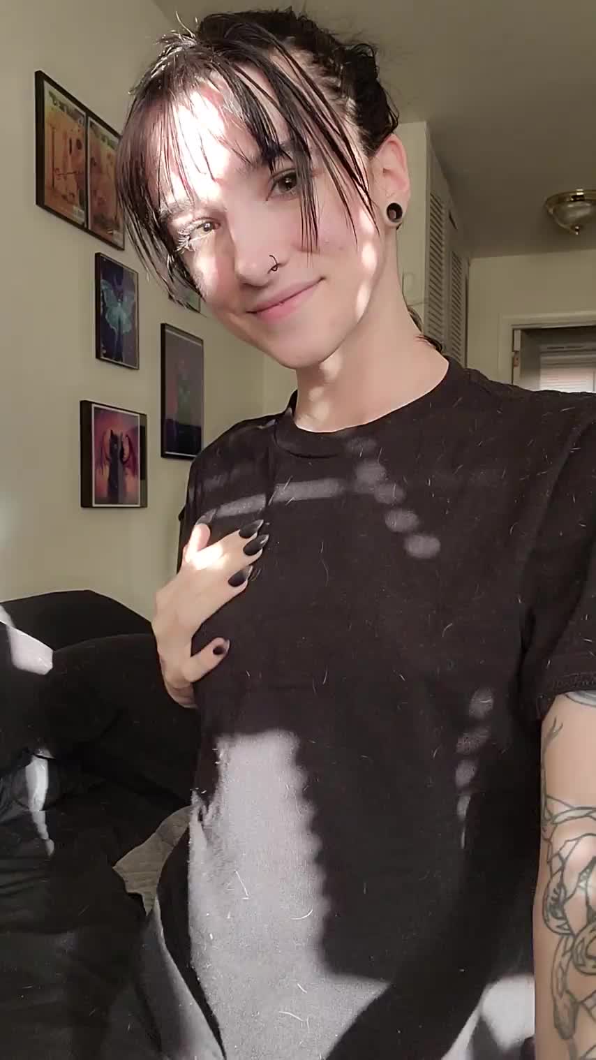 Im addicted to showing off my holes : video clip