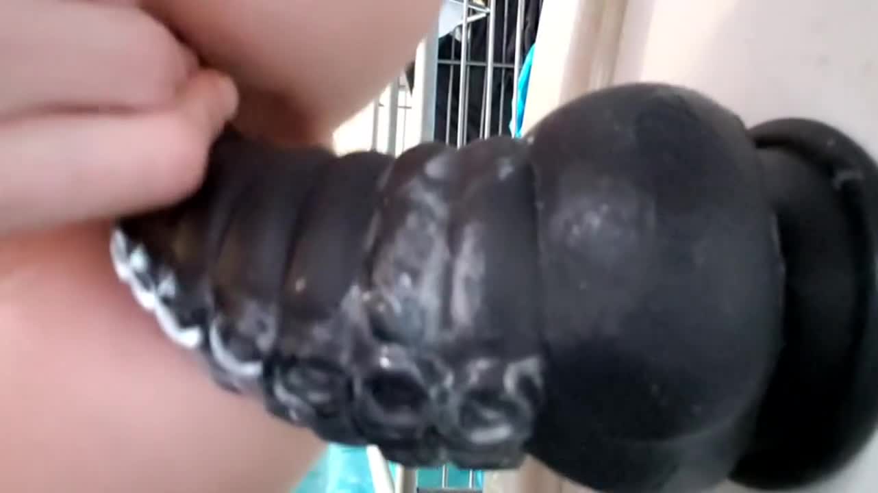 Fun with my tentacle : video clip