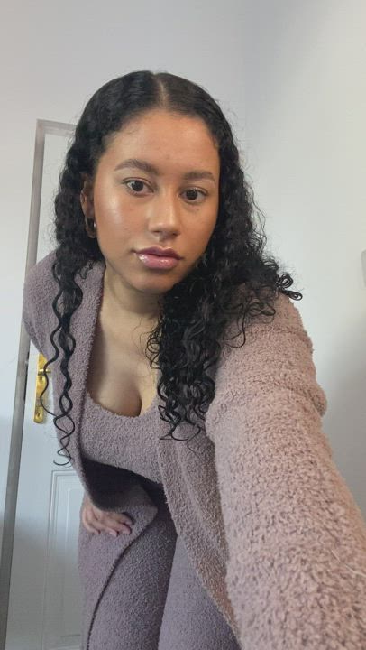Someone said I'm too thick for a 19 year old.. is he right? :( : video clip