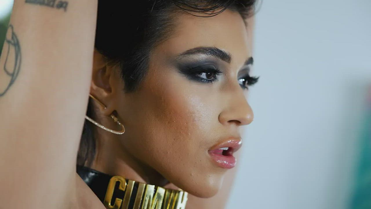 Brooklyn Gray: Throat Challenge : video clip