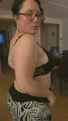 Does my body look fuckable? : video clip