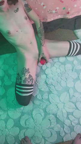 He nutted on my face while I played with myself, of course I finished with cum on my face and in my mouth : video clip