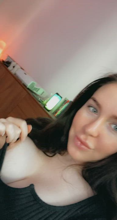 If I was your girl these are the kind of snaps I’d send you all day long to get you riled up at work 😌 : video clip