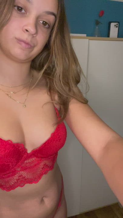 Say hi if i turned you on : video clip